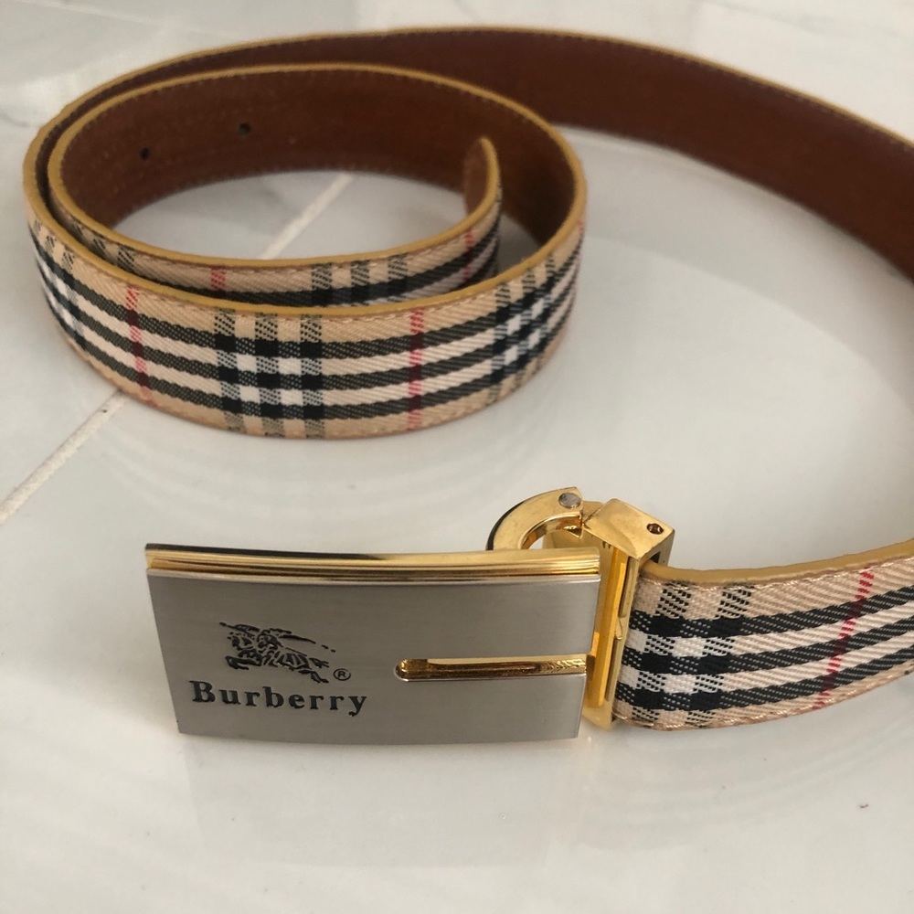 Burberry belt with box